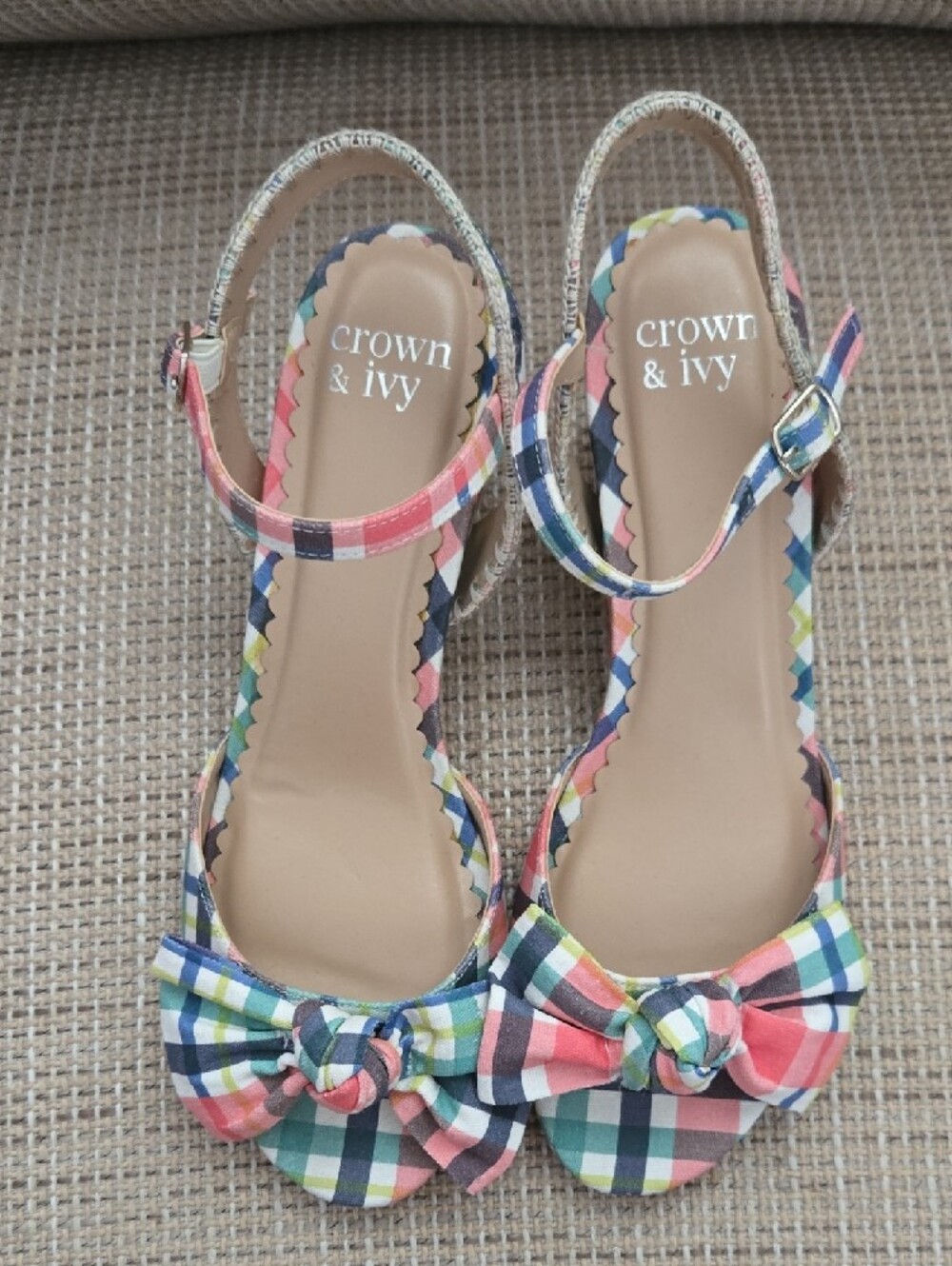 Crown & Ivy| Leila Multi-Color Plaid Wedge Sandals with Bow Accent Sz8 NWOT